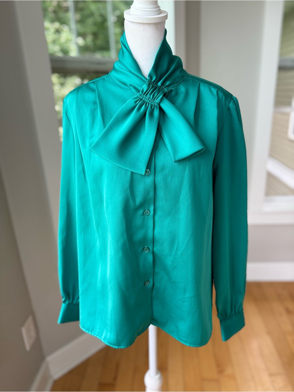 Vintage Emerald Green Satin Tie-Neck Button Down Blouse Sz 14 Large